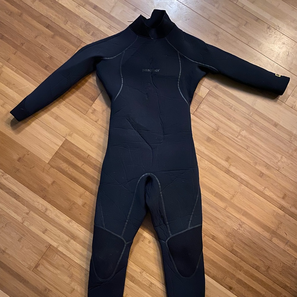 patagonia wetsuit size 6
